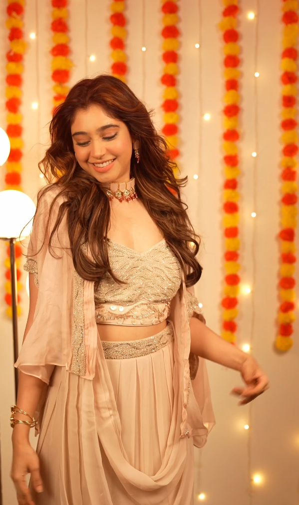 Niti Taylor in Maribelle drape